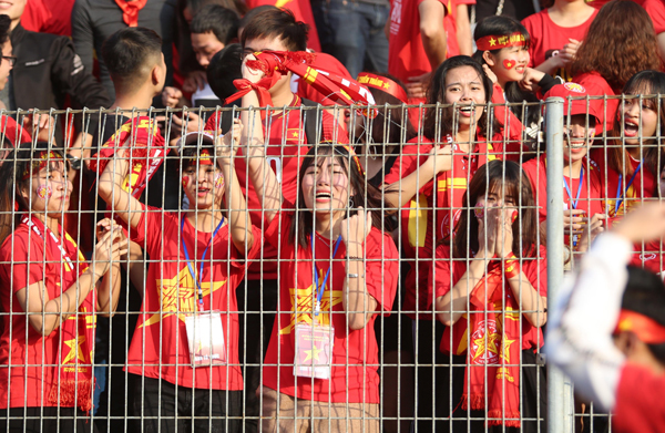 Người hùng Tiến Dũng đưa U23 Việt Nam vào chung kết Người hùng Tiến Dũng đưa U23 Việt Nam vào chung kết